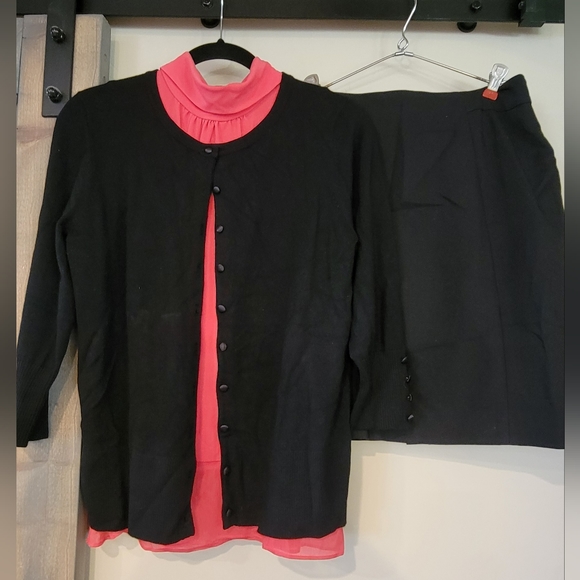 Women's sleeveless blouse, size Med - Picture 2 of 2